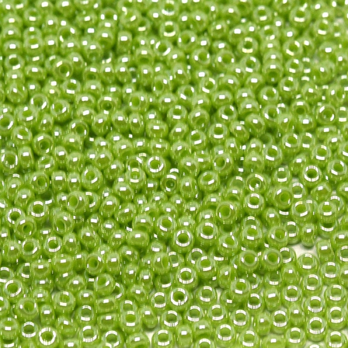 11-0439, Opaque Chartreuse Luster, 10g